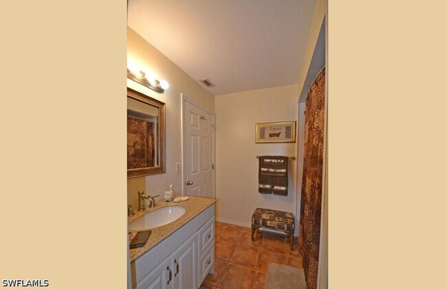 Building Photo - 27750 Hacienda E Blvd