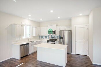 Building Photo - 4 Bed and 2.5 Bath Single-family Home Available for Rent!