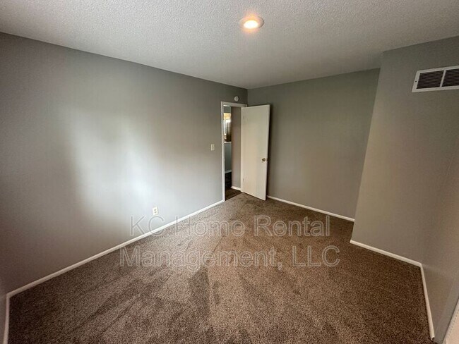 Building Photo - 8209 Webster Avenue