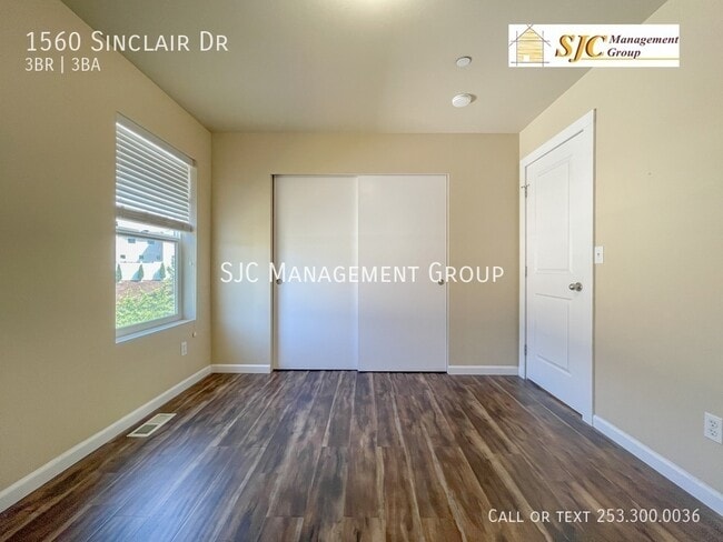 Building Photo - 1560 Sinclair Dr