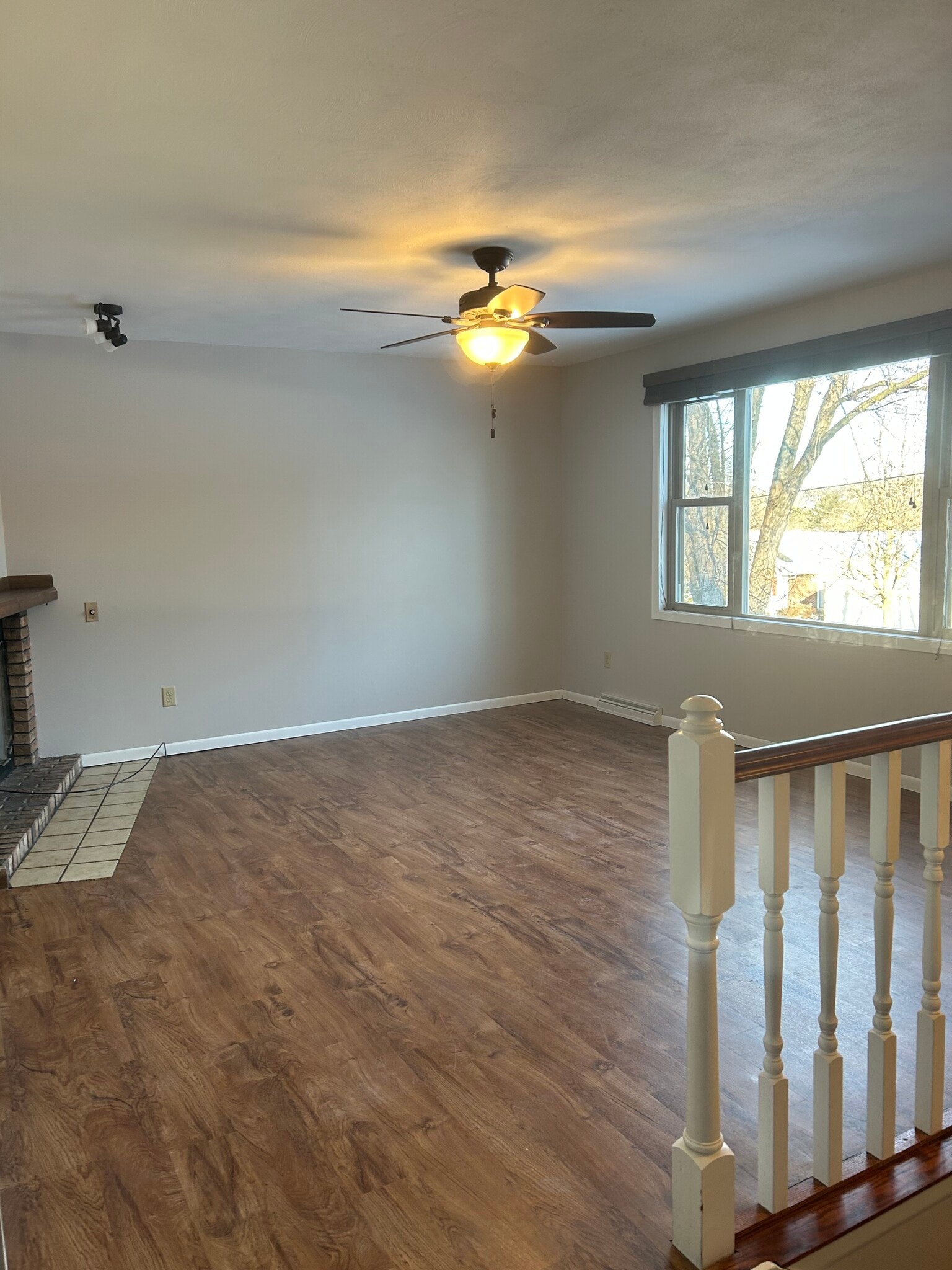 Building Photo - 513 8th St