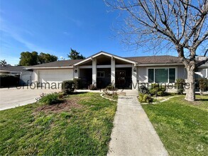 Building Photo - Cozy 3 Bed/2 Bath SW Bakersfield Home w/ P...