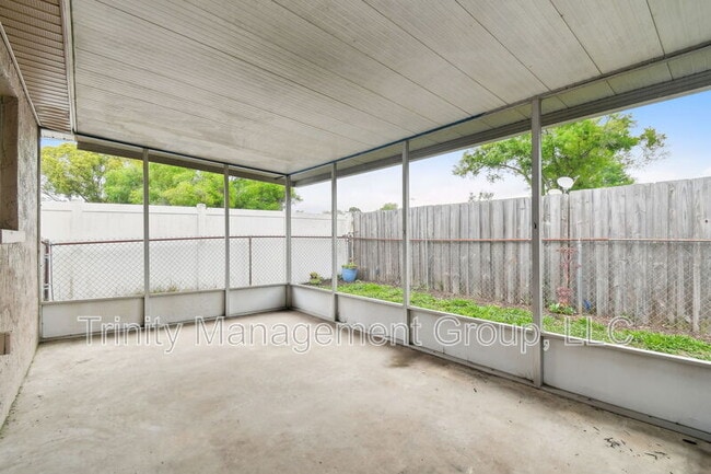Building Photo - 4818 Dogwood St