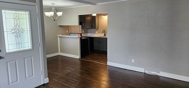 Building Photo - COMING SOON!! Available Soon in SF KCMO