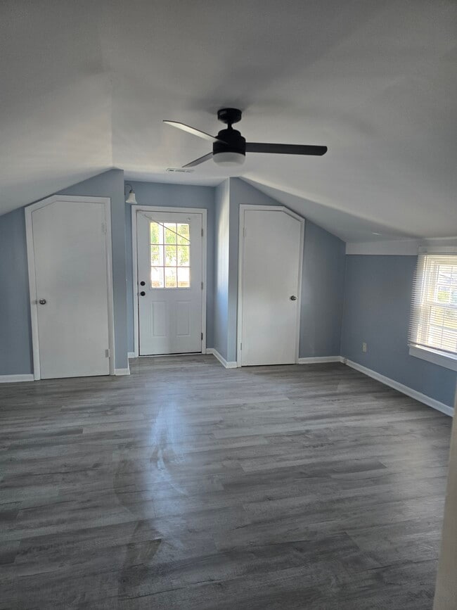 Building Photo - BEAUTIFULLY RENOVATED 2 BEDROOMS WITH BALCONY