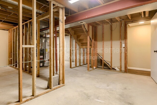 Building Photo - 164 SW Robin Rd