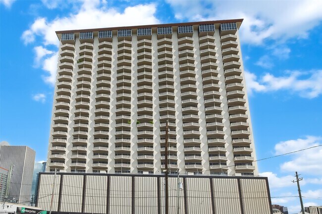 Building Photo - 2016 Main St