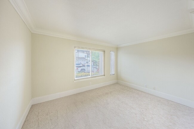 Building Photo - Single-story living with incredible panoramic sunset, mountain, and city light views