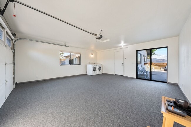 Building Photo - Fully Furnished 3 bedroom home where elega...