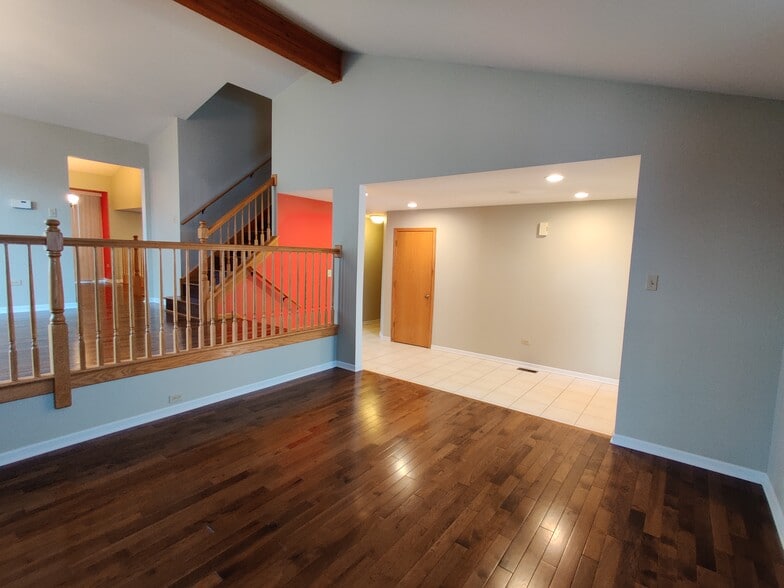 Living/ Dining Room - 7810 Brookside Glen Dr