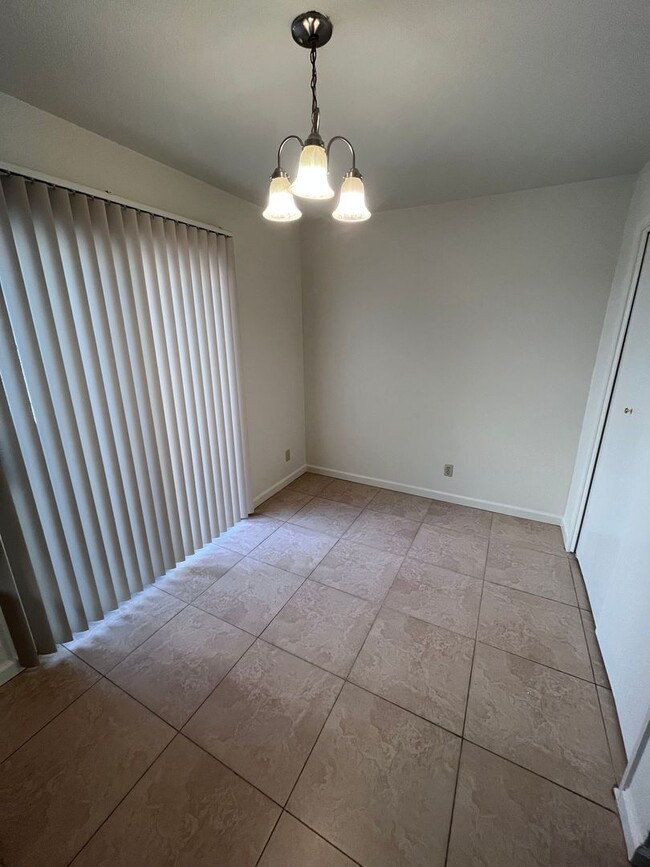 Building Photo - NICE CONDO FOR RENT IN ROSEMONT AT COBBLESTONE GLEN III - Move-In Special $500 OFF FIRST MONTH'S ...