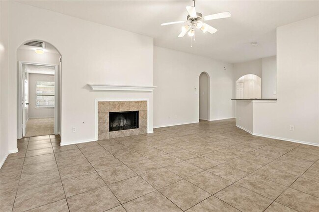 Building Photo - 27 N Regan Mead Cir