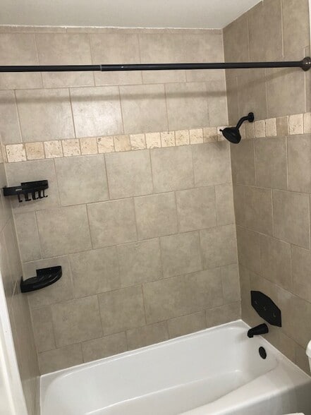 Master Bath - 9720 Leland Ln