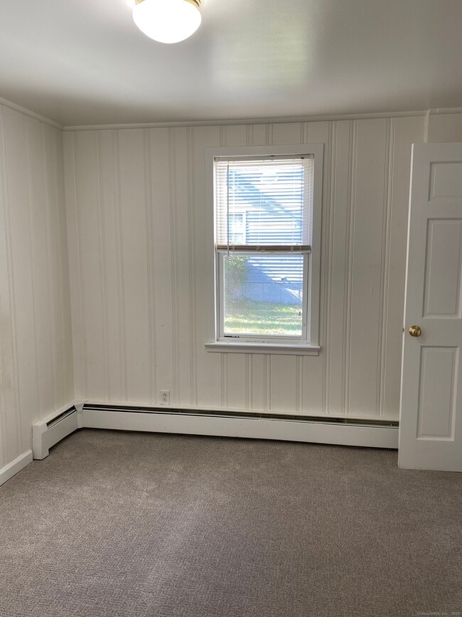 Building Photo - 81 Soundview Ave