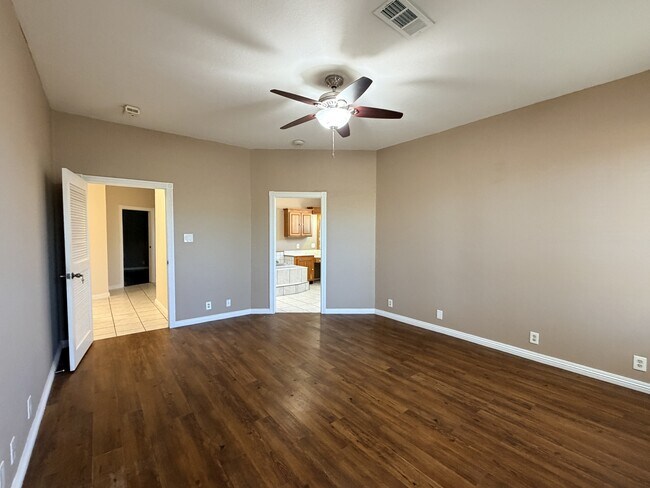 Building Photo - 5372 Wagon Trail