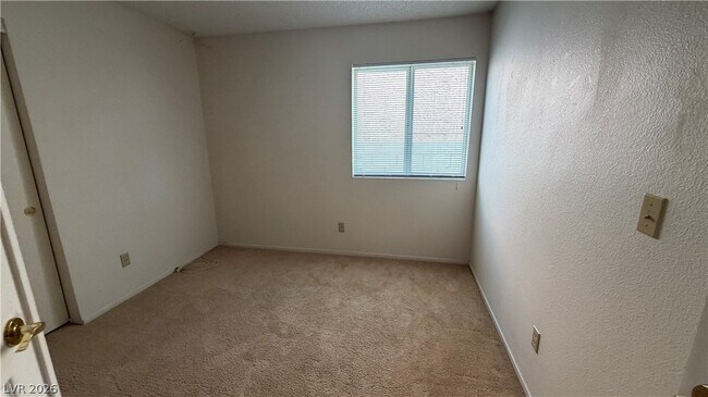 Building Photo - 1328 Maplegrove Cir
