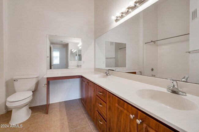 Building Photo - 10136 E Southern Ave