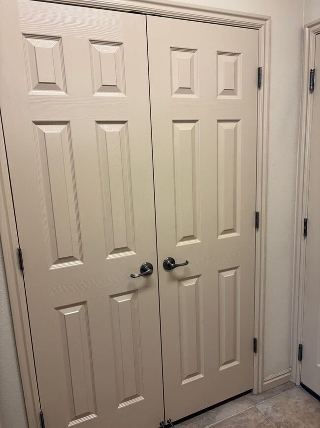 Building Photo - St. George Oasis