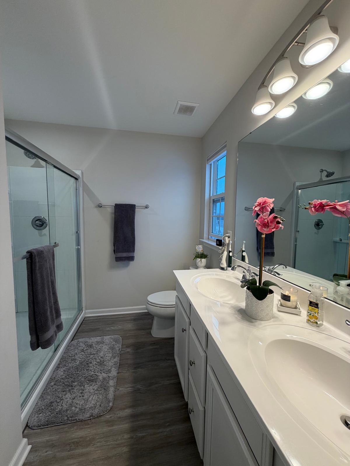 Building Photo - 585 Bermuda Way