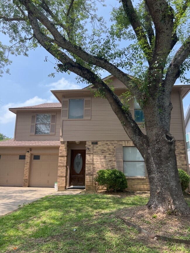 Building Photo - ARLINGTON COZY HOME 3/2/2