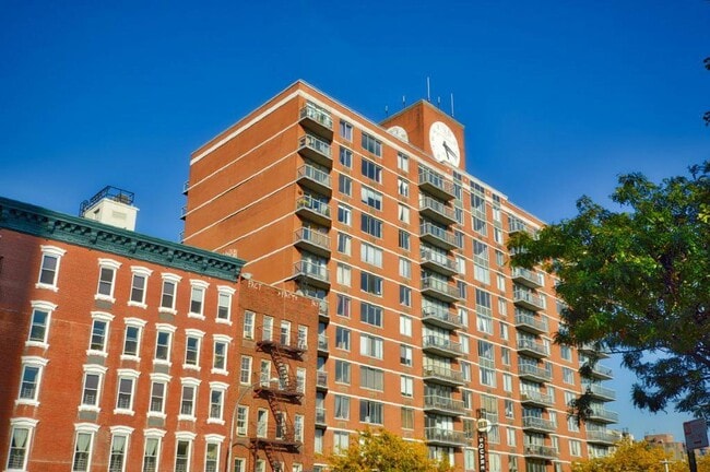 Primary Photo - 250 E Houston St