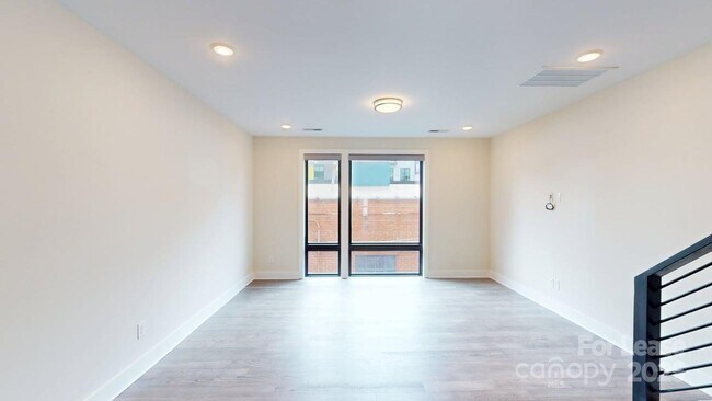Building Photo - 1211 Minter Pl