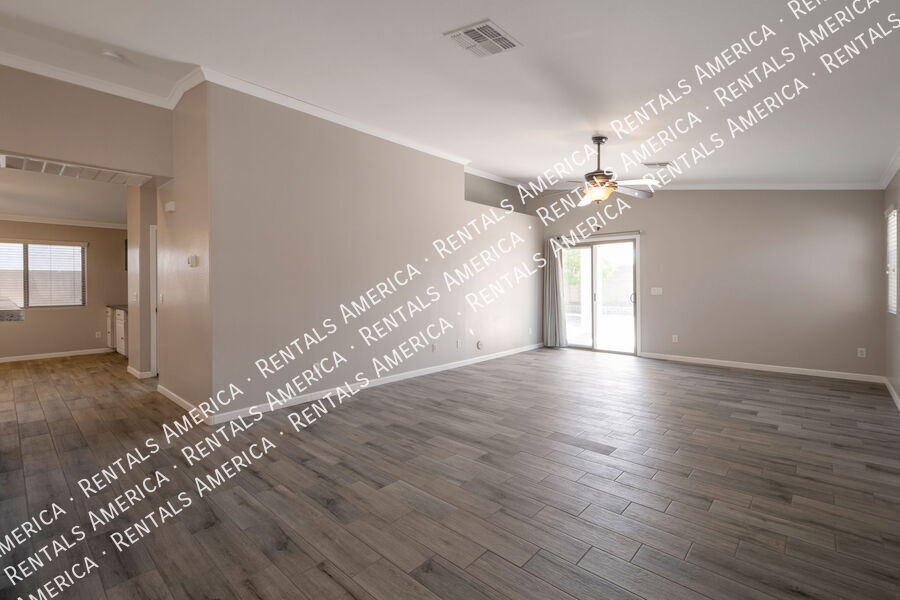 Building Photo - 2739 W Kristina Ave