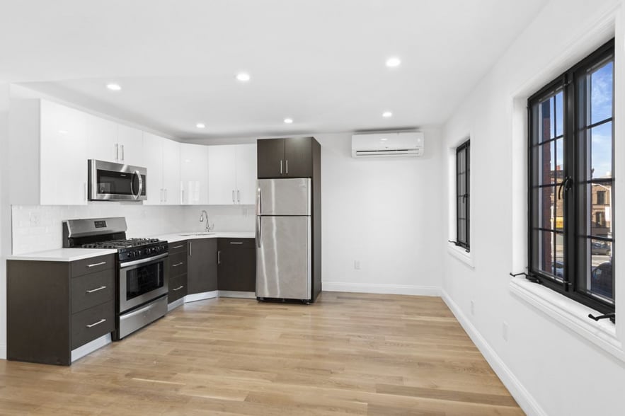 Building Photo - 602 Lexington Ave