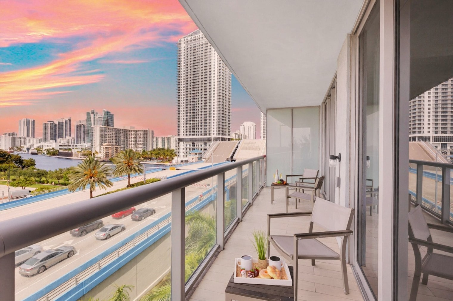 Building Photo - 2602 E Hallandale Beach Blvd