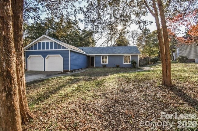 Building Photo - 10216 Camelback Cir