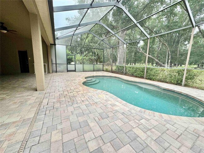 Building Photo - 7450 Ambleside Dr