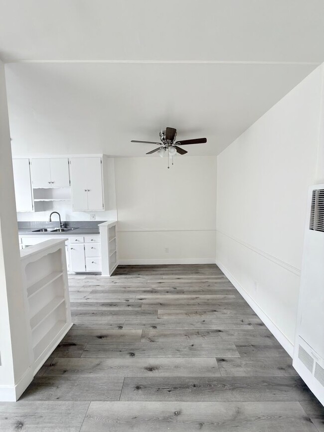 Interior Photo - 2110 W El Segundo Blvd.