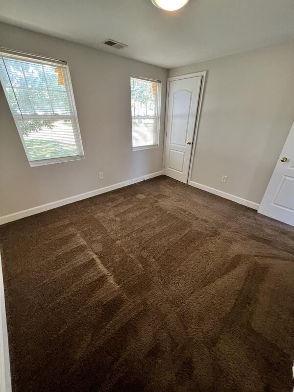 Building Photo - 2 bedroom townhome ready for move in