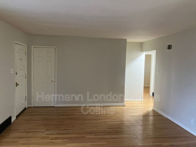 Building Photo - 7826 Birchmont Dr