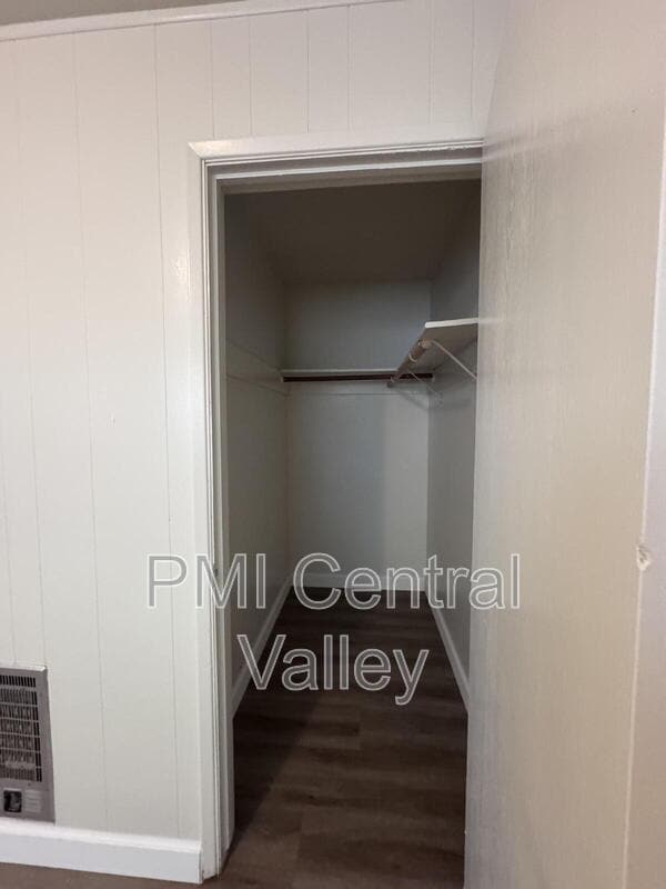 Building Photo - 117 E Grove St