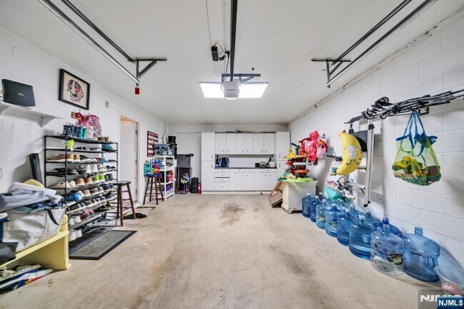 Building Photo - 296C Undercliff Ave