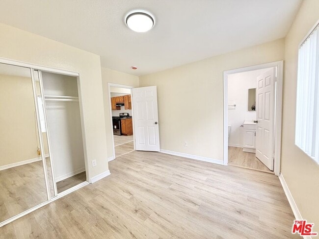 Building Photo - 138 W 93rd St