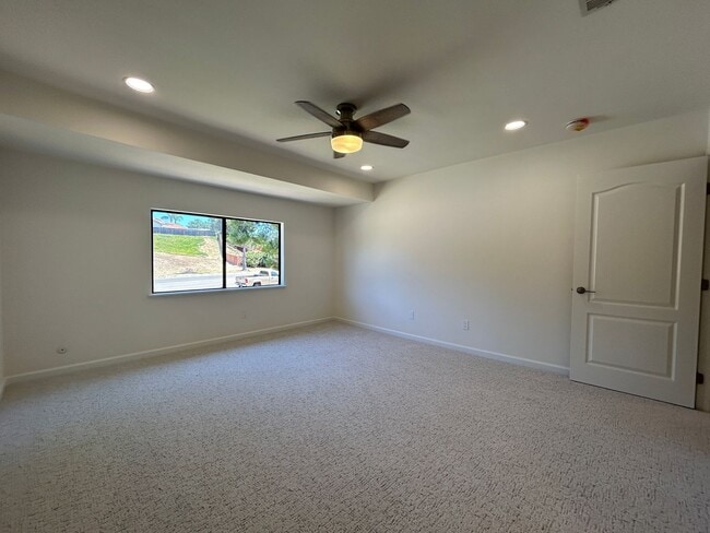 Building Photo - Spacious Newly Remodeled Townhome in Bonsa...