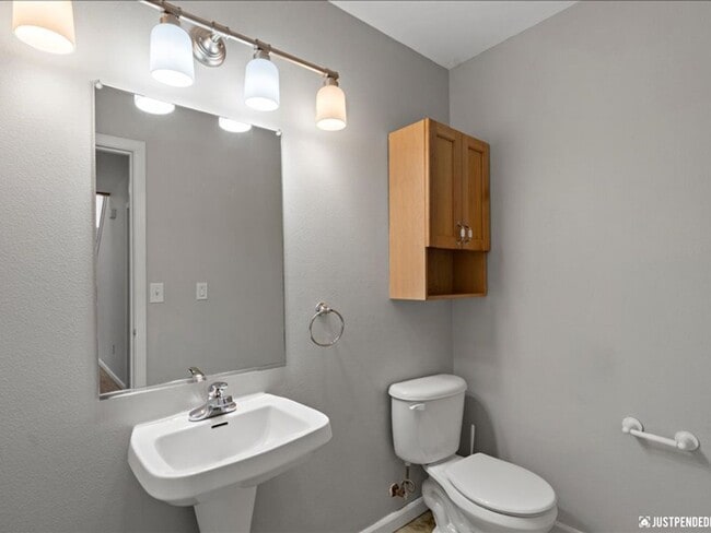 Building Photo - Timber Ridge Townhome