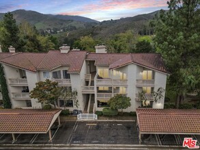 Building Photo - 5744 Oak Bend Ln