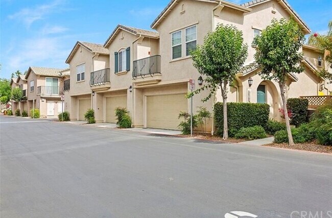 Building Photo - Grazia Way