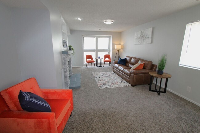 Building Photo - Large one bedroom with amazing vaulted ceilings and a balcony!  Check us out today!