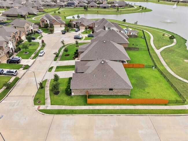 Building Photo - 4919 Bella Danielle Ct