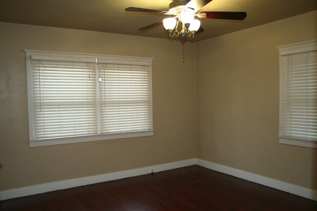 Building Photo - 4003 3rd St