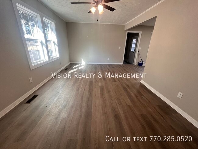 Building Photo - 107 Merrill St