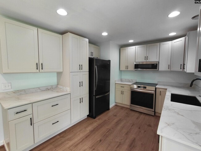 Building Photo - 224 Hickory Ridge Dr