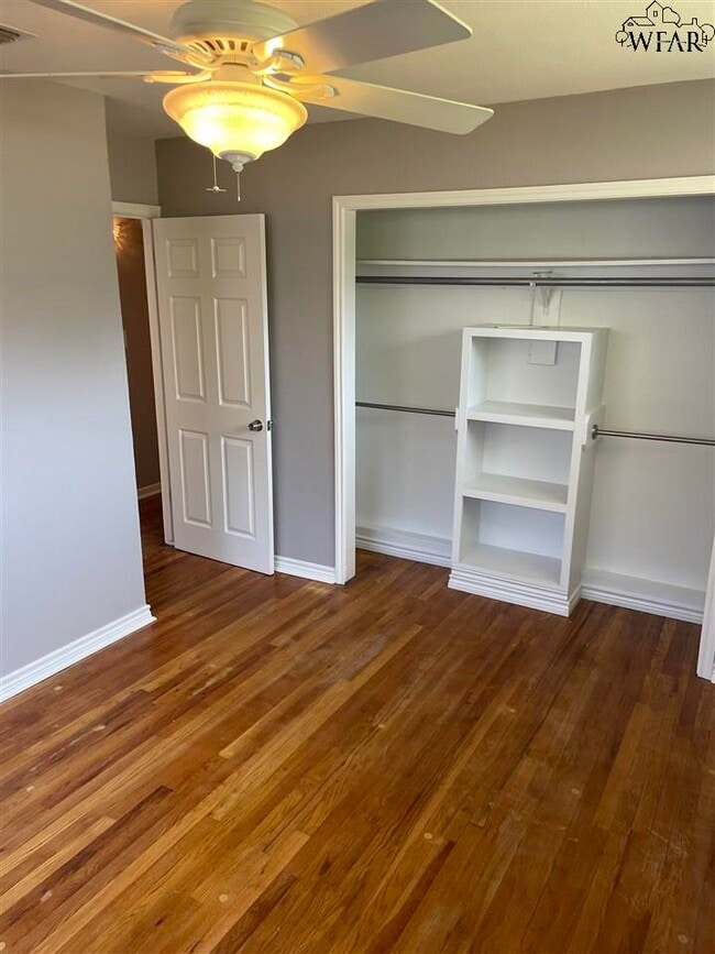 Building Photo - 4300 Barnett Dr