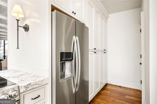 Building Photo - 2575 Peachtree Rd NE