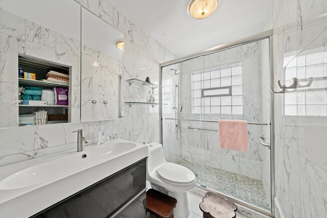 Building Photo - 8819 N Wisner St