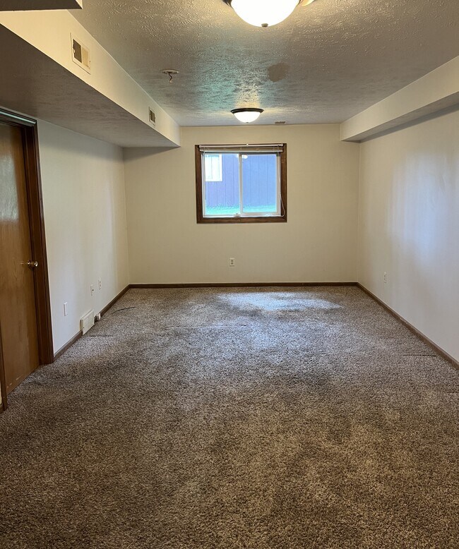 Building Photo - 4419 Poinsettia Ave SE